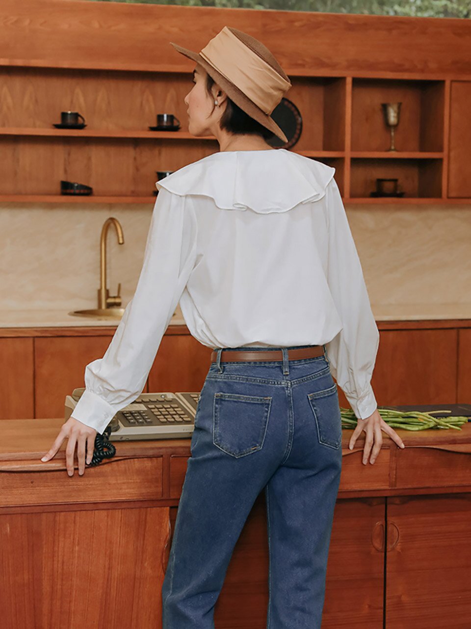 LS_Wavy frill v-neck blouse