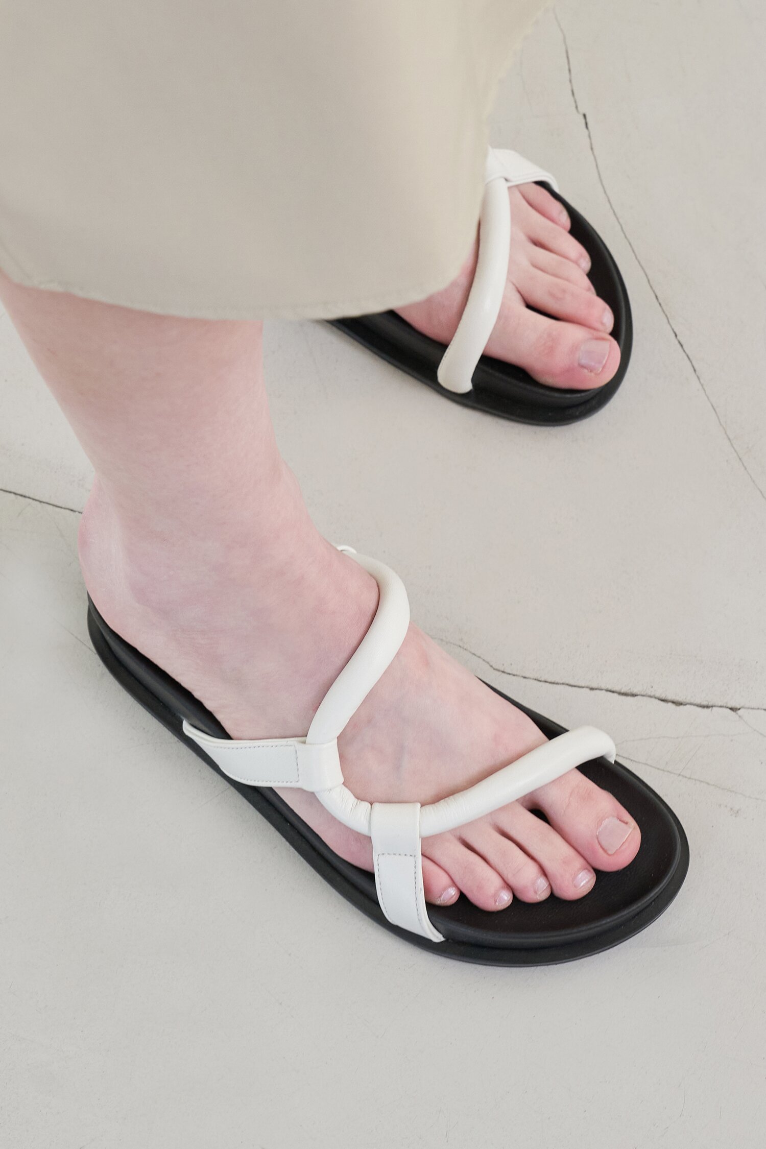 Milo Slides Leather Ivory