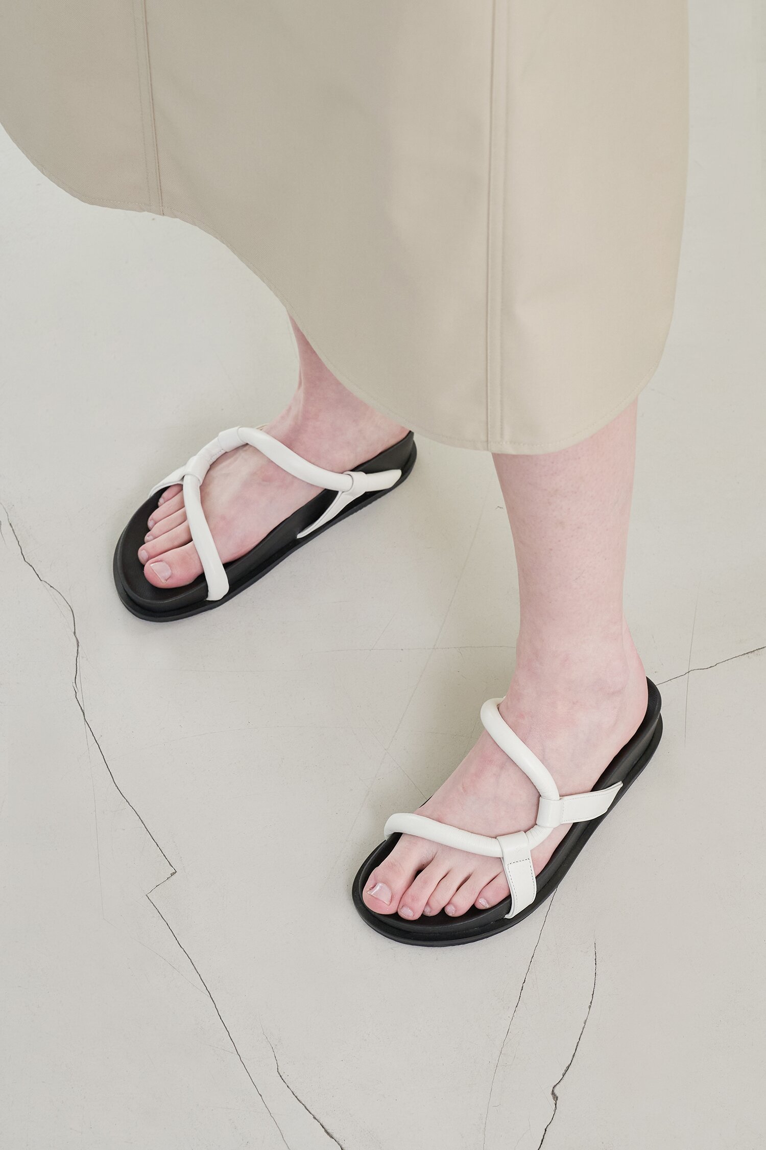 Milo Slides Leather Ivory