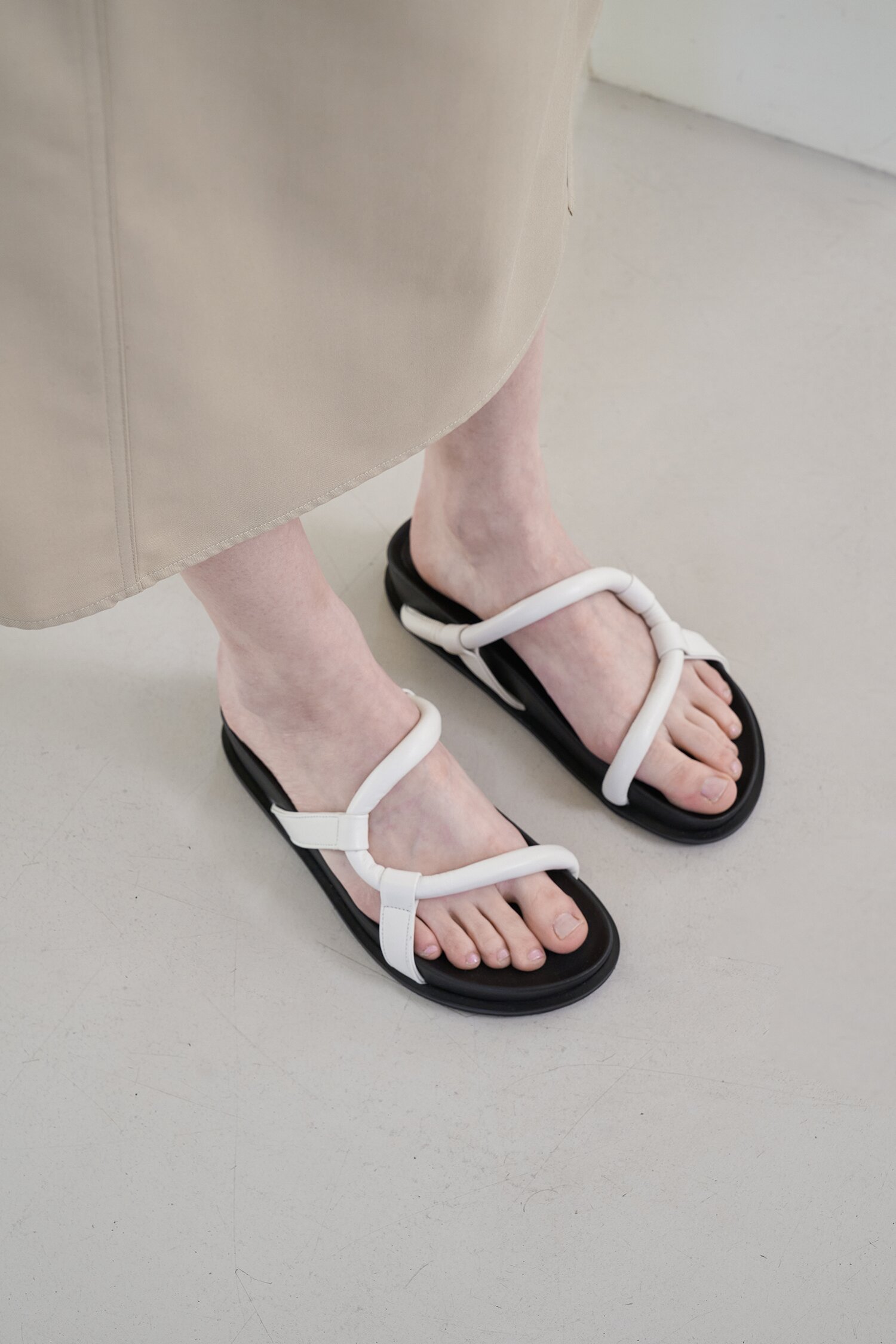 Milo Slides Leather Ivory