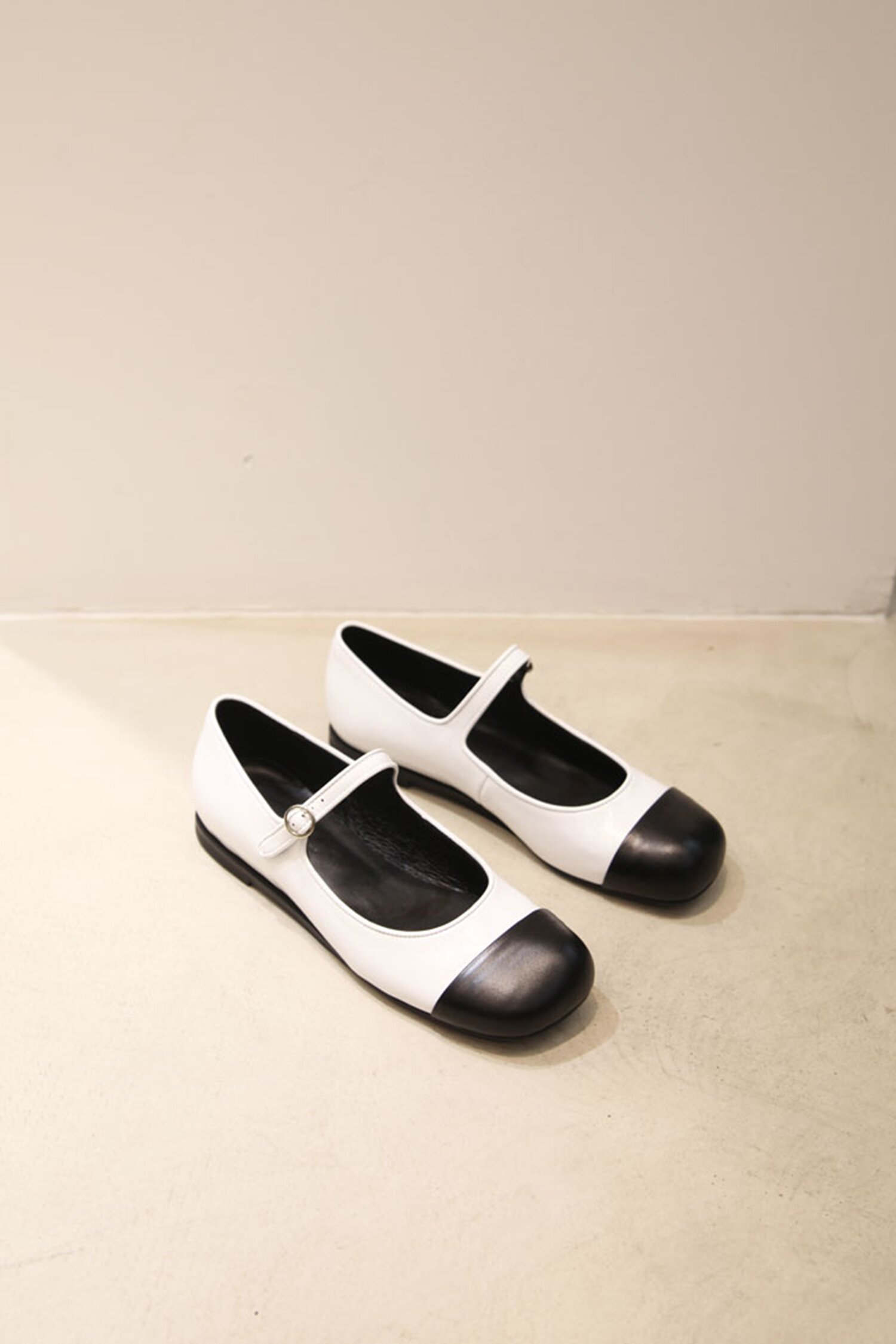 Lua Mary Jane Flats Leather White (Two Tone)
