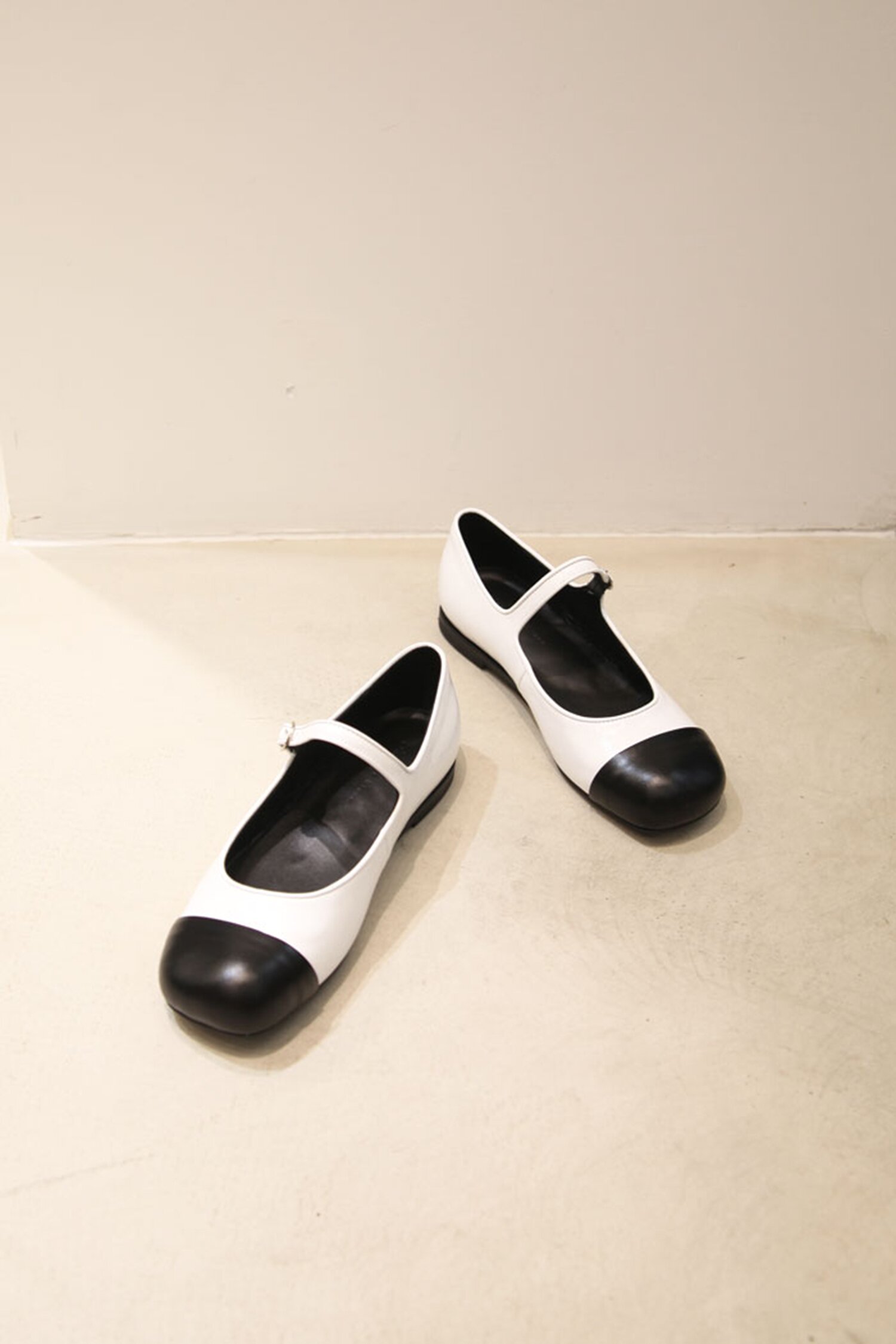 Lua Mary Jane Flats Leather White (Two Tone)