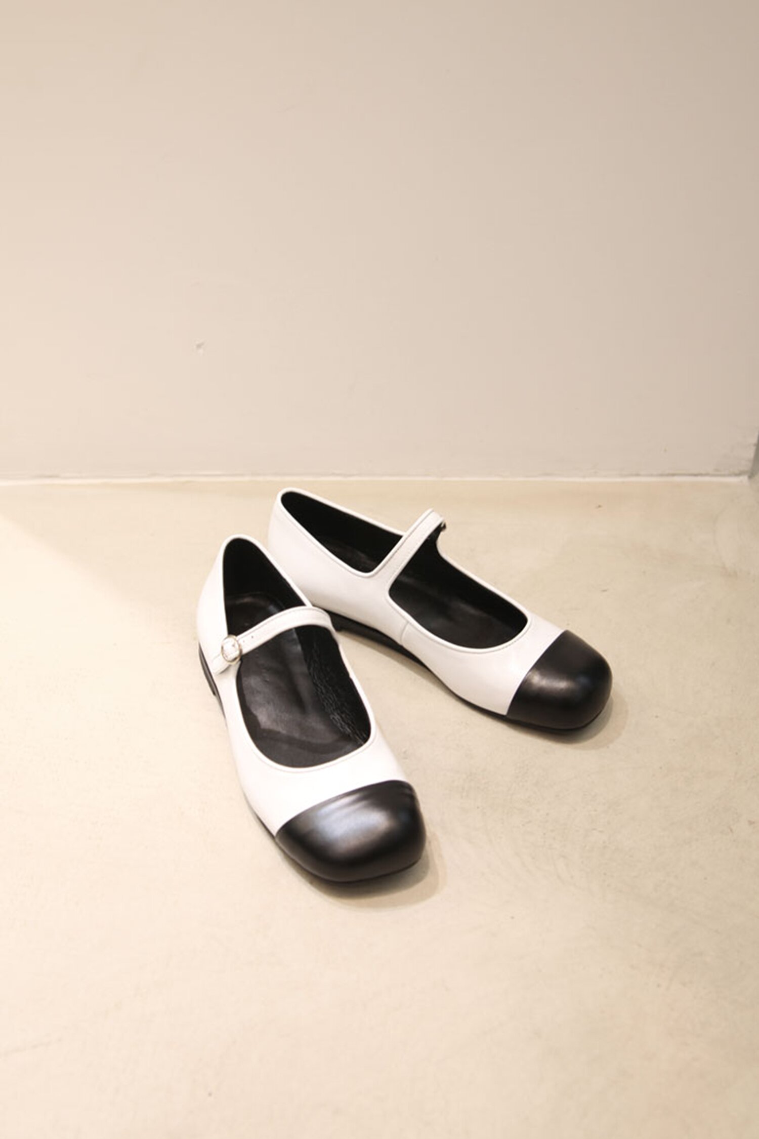 Lua Mary Jane Flats Leather White (Two Tone)
