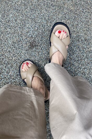 Aria Flatform Sandals Leather Beige아리아 플랫폼샌들 베이지