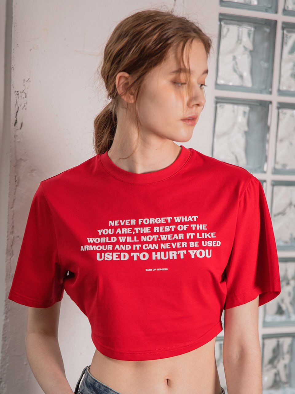 YY_Printing red cropped top