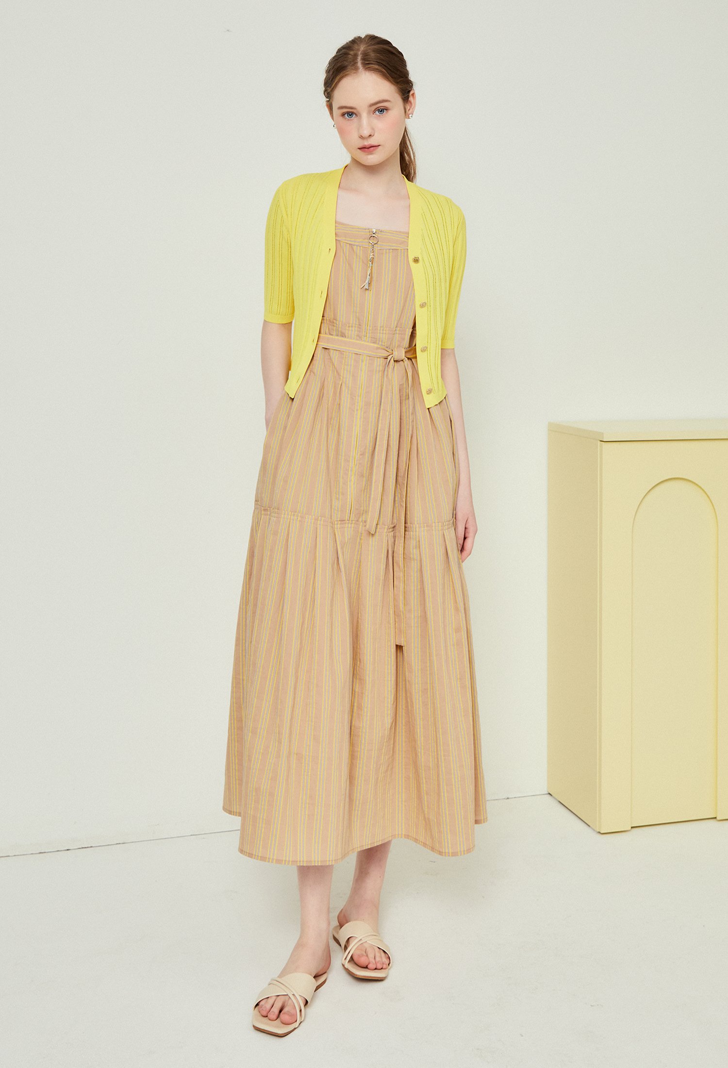 펀칭 브이넥 크롭 가디건 (YELLOW)