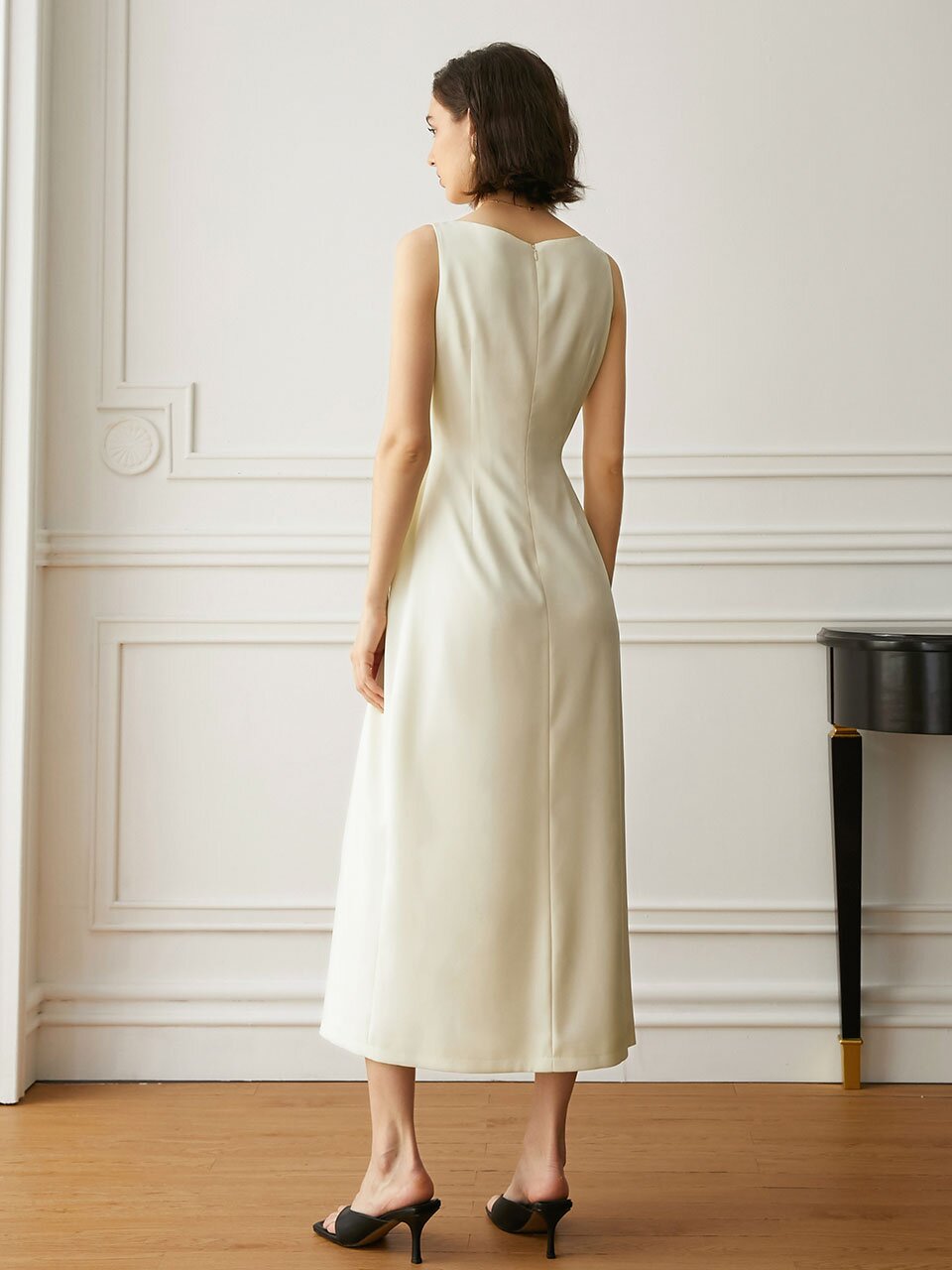 YY_Elegant pleated sleeveless dress