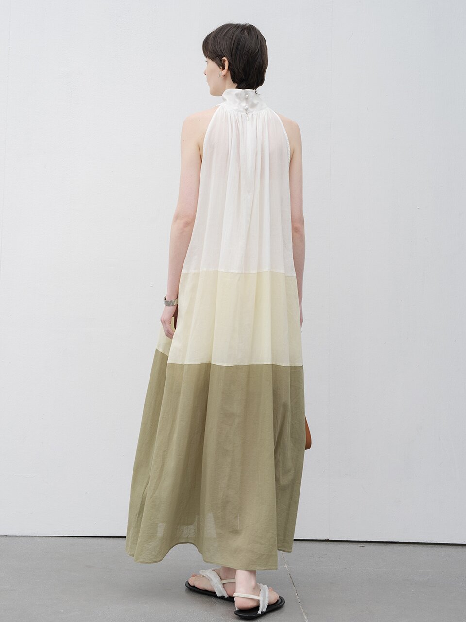 EK_Matching pleated sleeveless dress_BEIGE