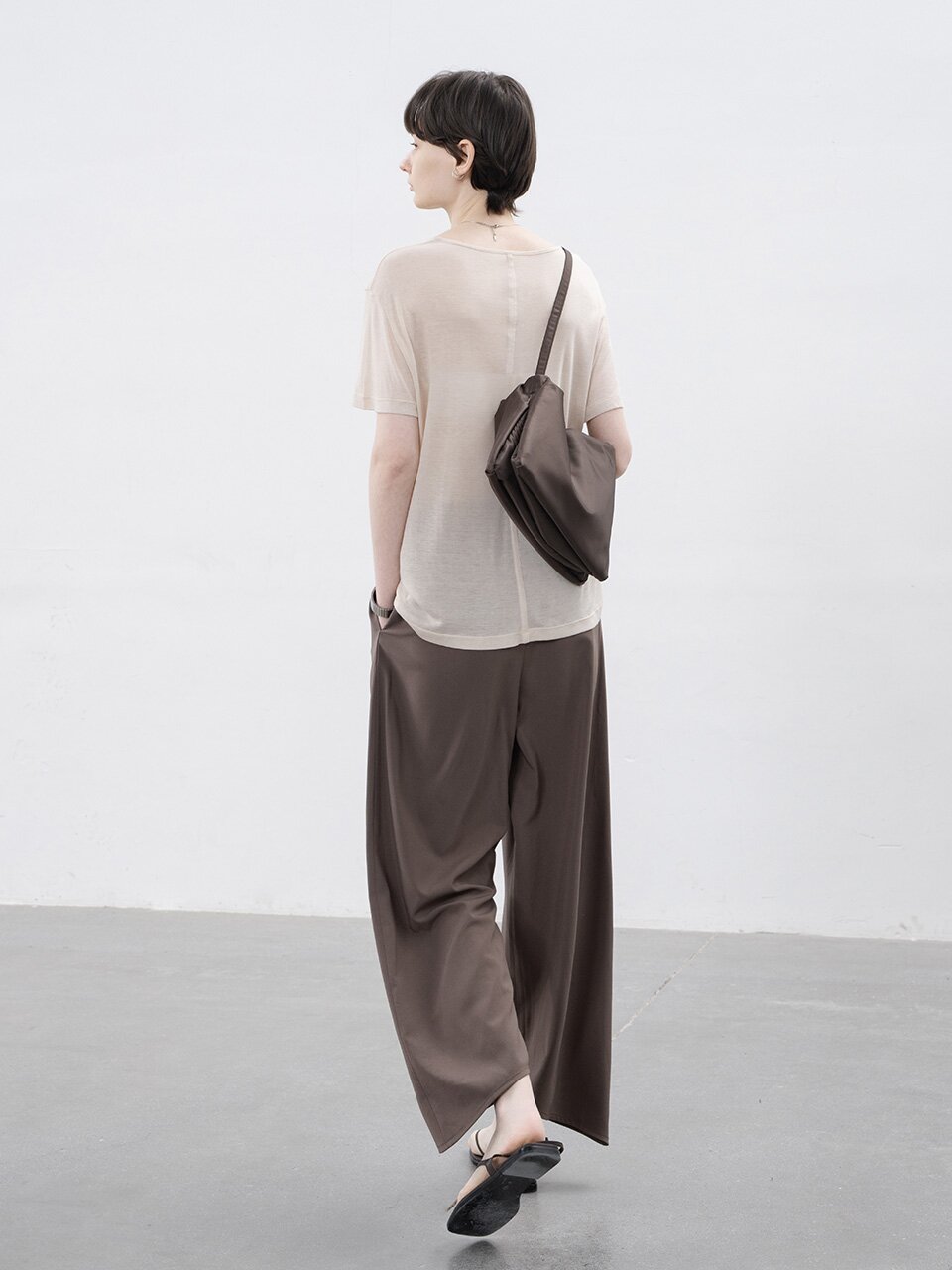 EK_Curved fake belt pants_BROWN