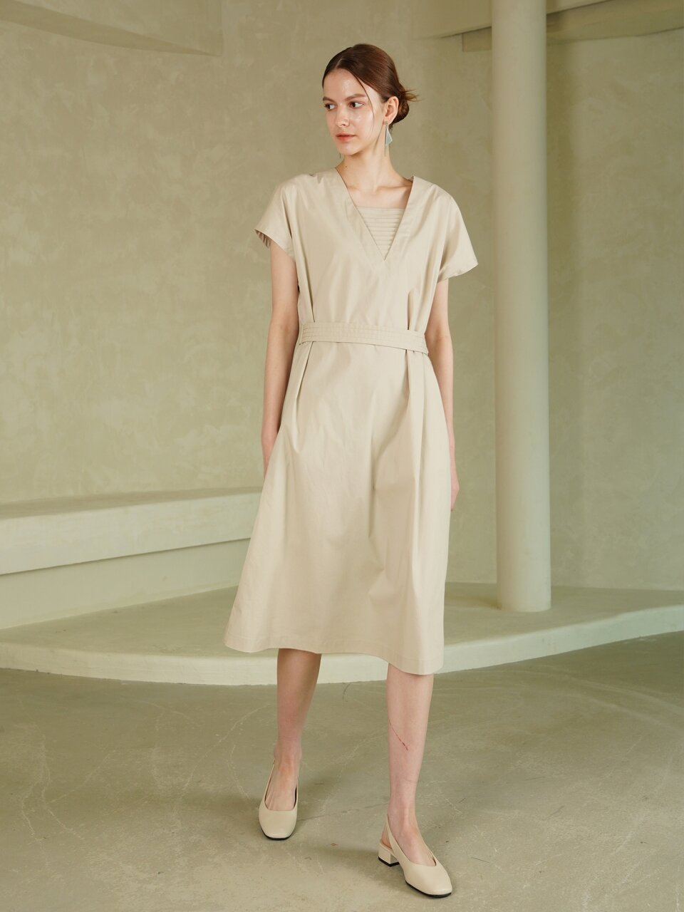 Pintuck Detail V-neck Dress _ Beige