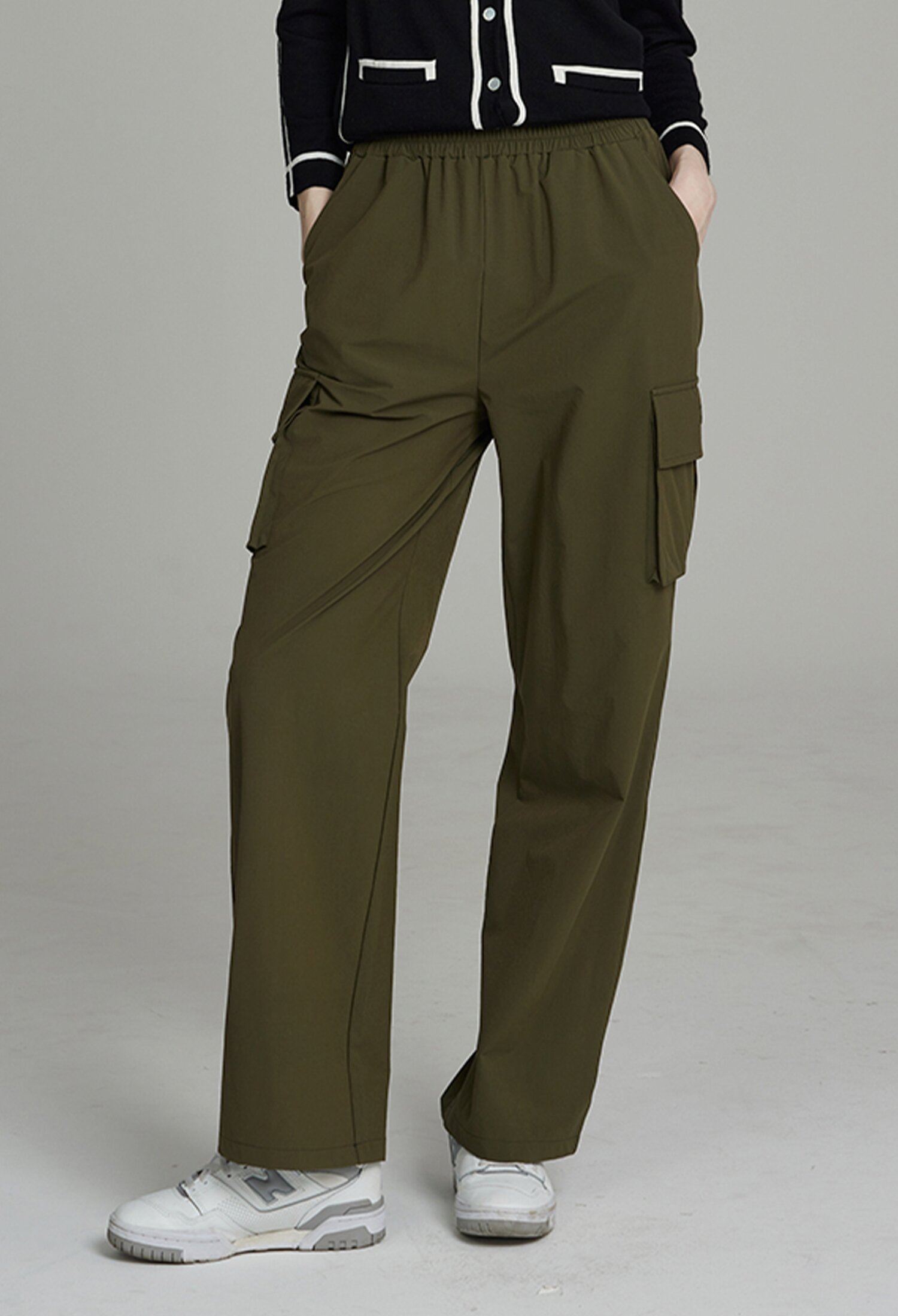 BASIC LOGO CARGO PANTS KHAKI