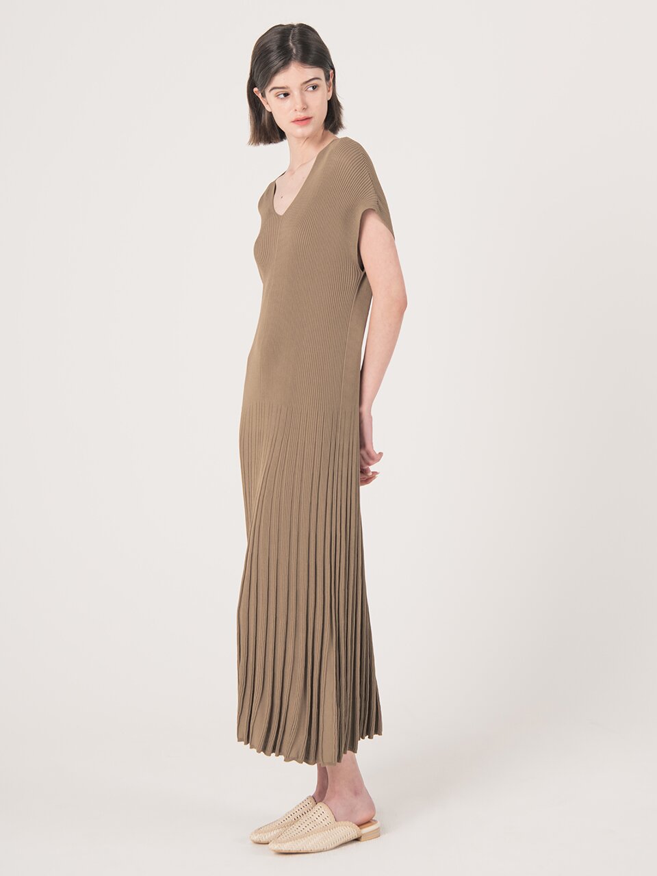 WED_V neck sleeveless dress_KHAKI