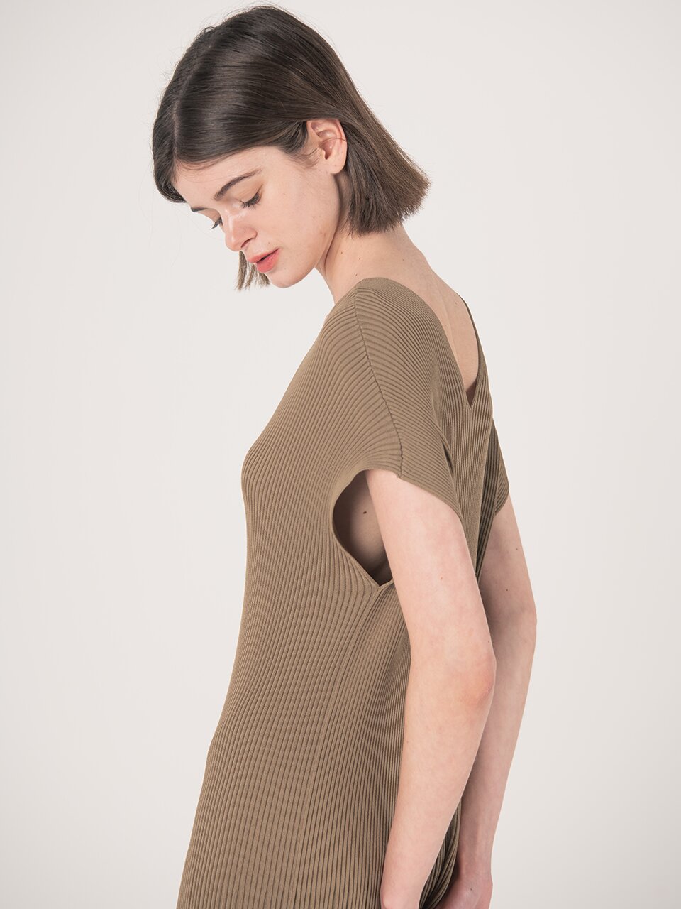 WED_V neck sleeveless dress_KHAKI