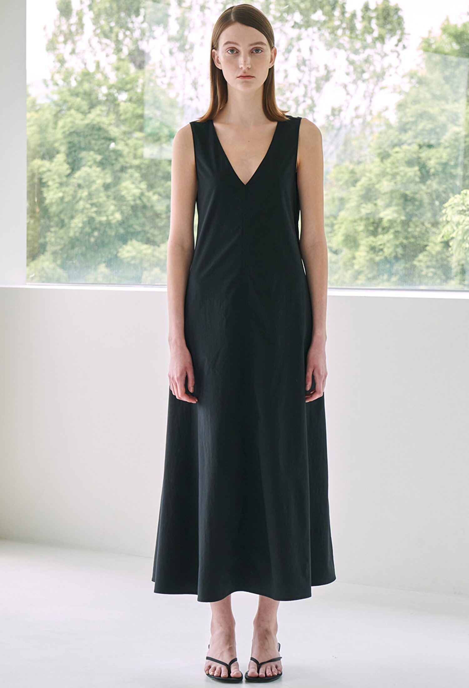 V-Neck long Sleeveless Dress- Black