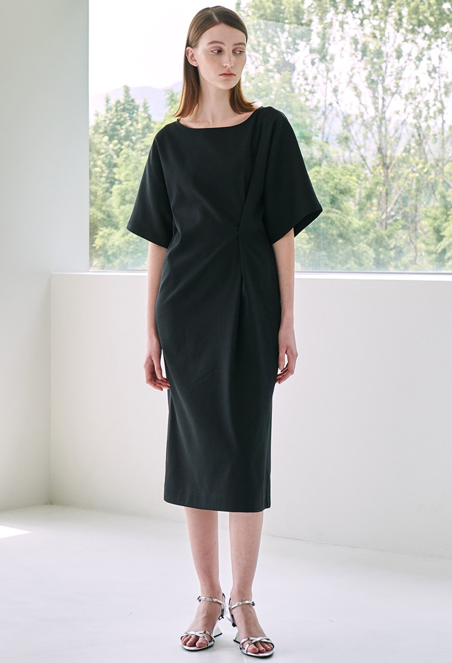 Side Tuck Dress -Black