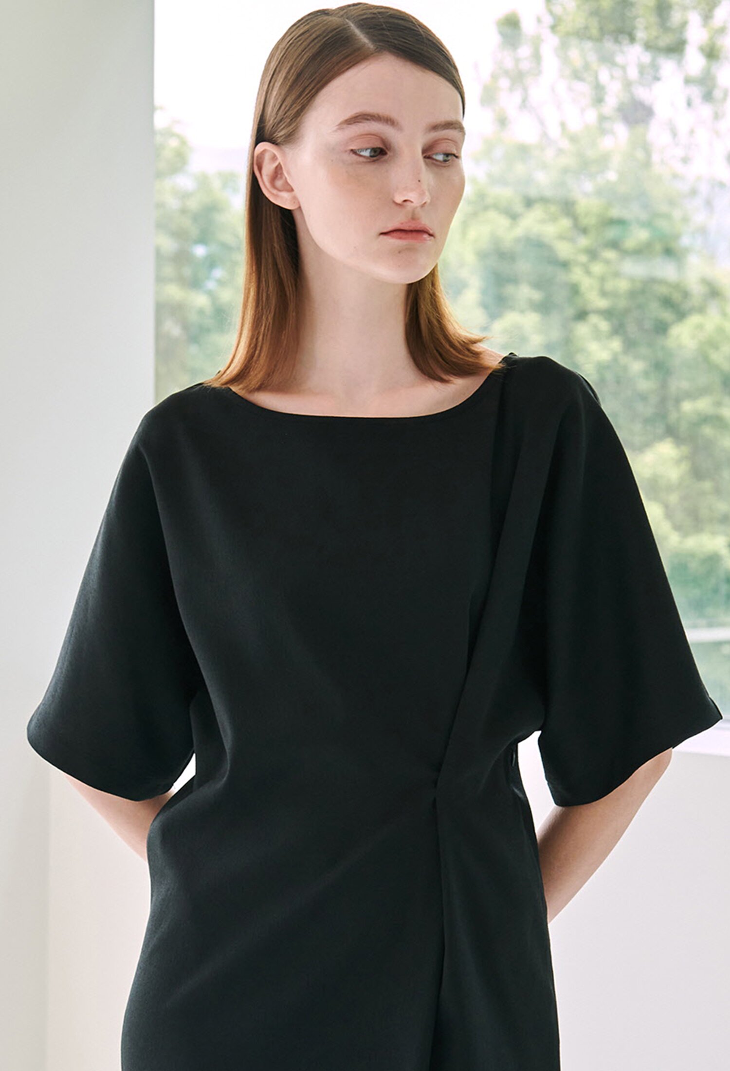 Side Tuck Dress -Black