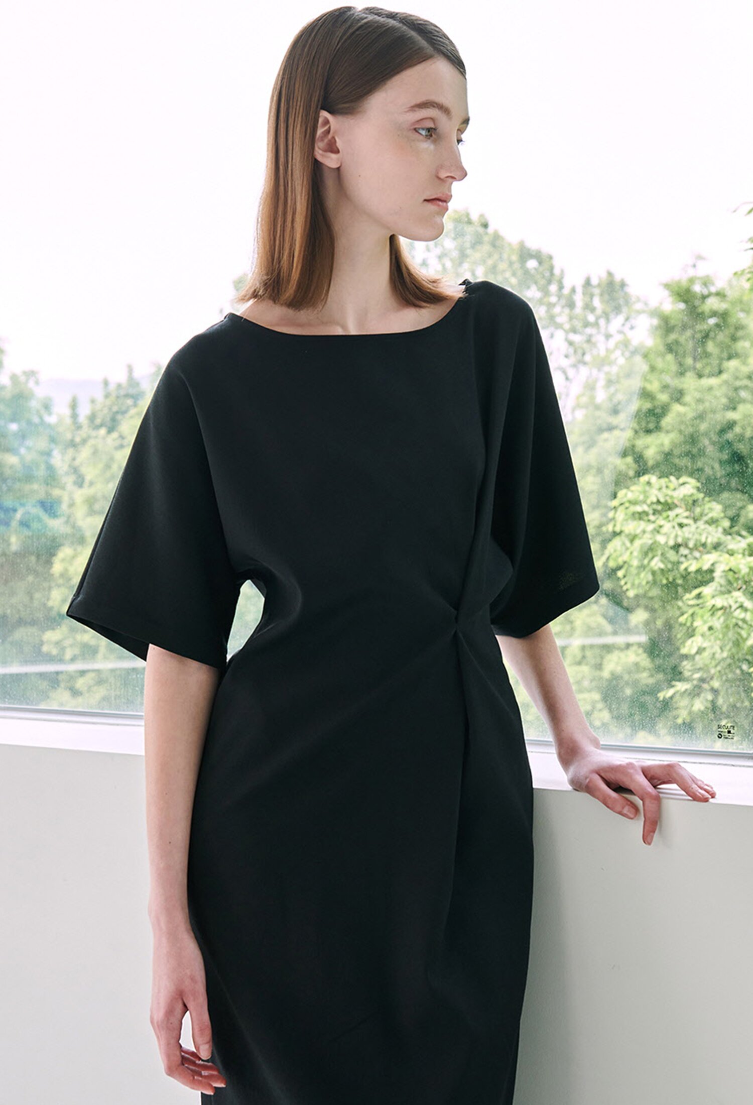 Side Tuck Dress -Black