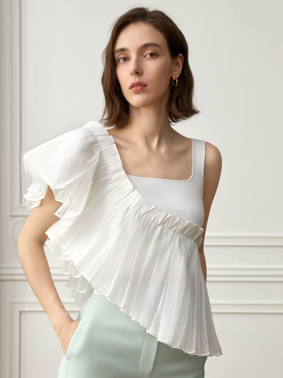 YY_ruffles irregular shoulder top