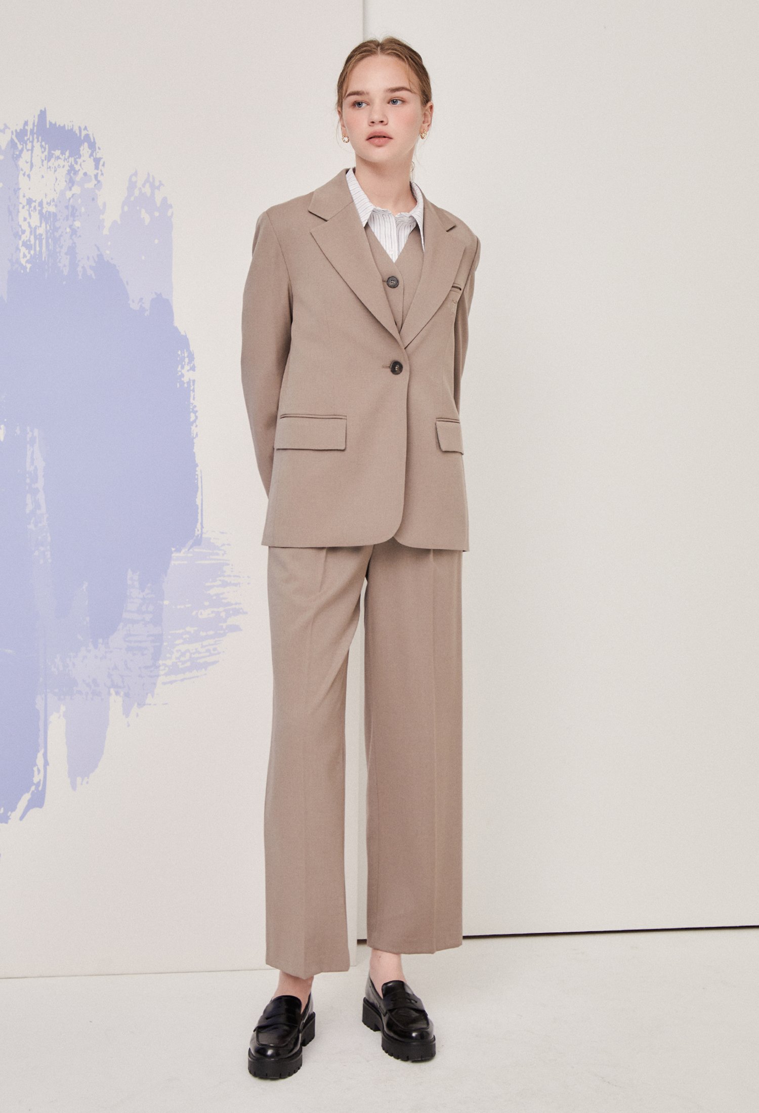 자수 디테일 울 테일러드 재킷 (DARK/BEIGE)