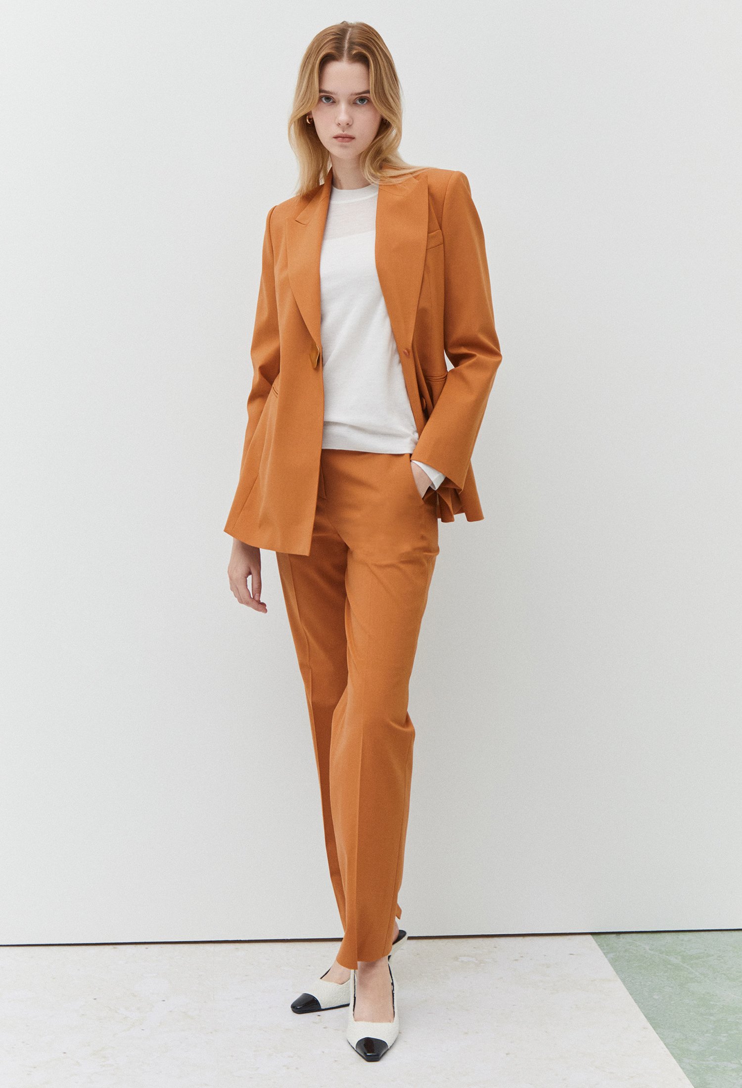 메탈 포인트 이너 슬릿 슬랙스 (ORANGE)