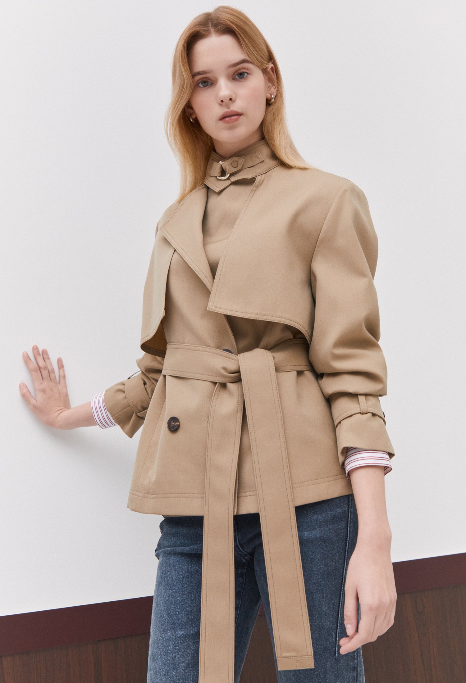하이넥 더블 숏 트렌치 코트 (BEIGE)