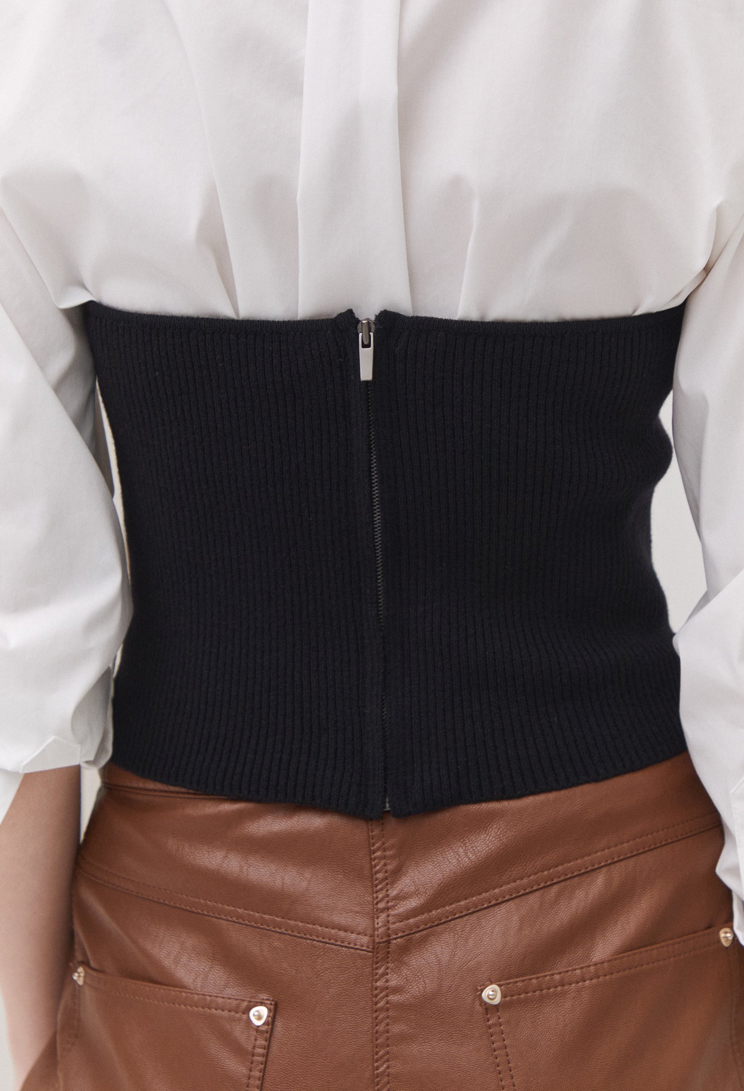 뷔스티에 니트 탑 (BLACK)