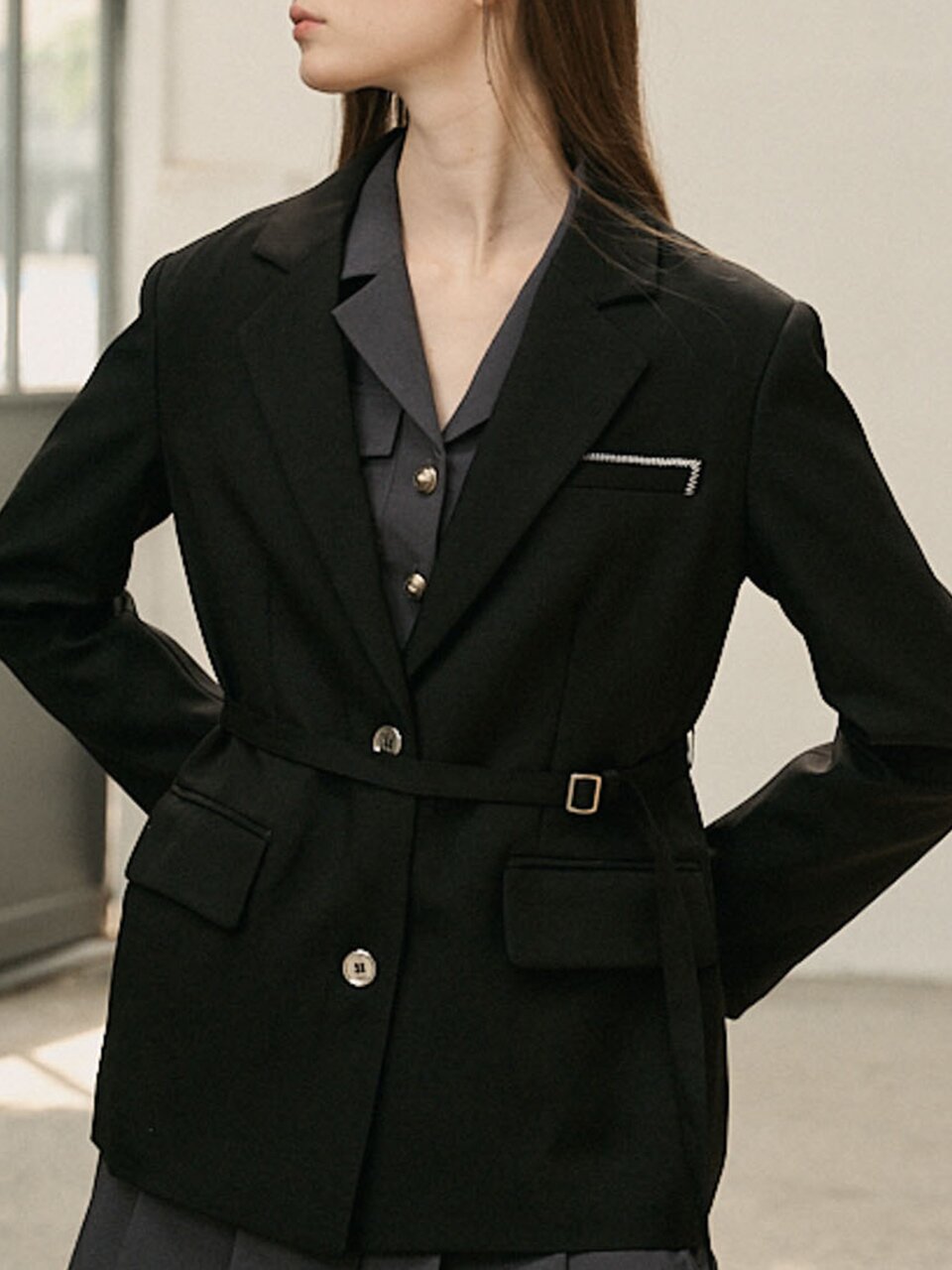AR_Line point loose blazer
