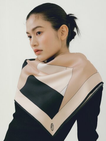 AP Square Silk Scarf 90 - Almond/Black