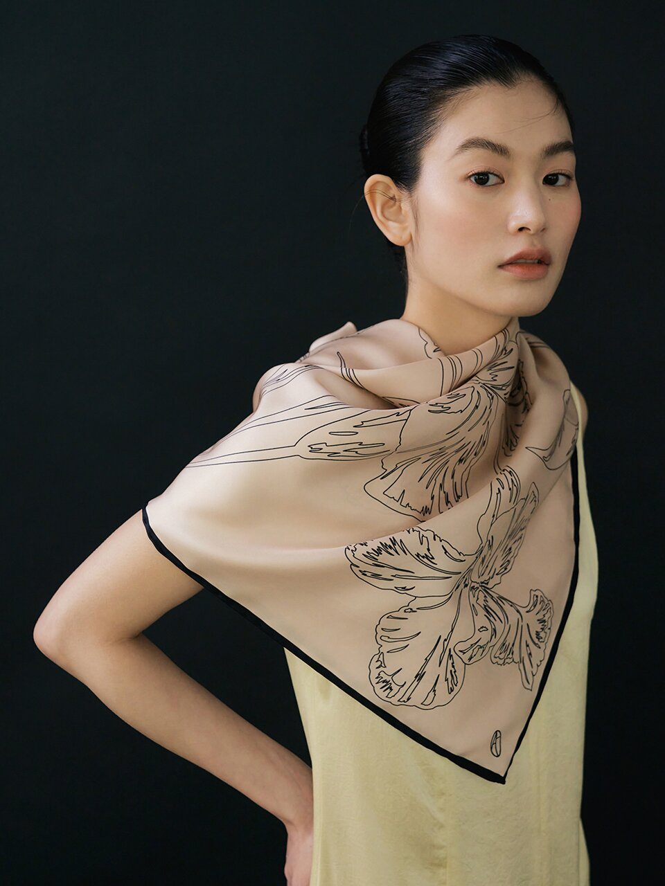 Fleur Square Silk Scarf 90 - Apricot