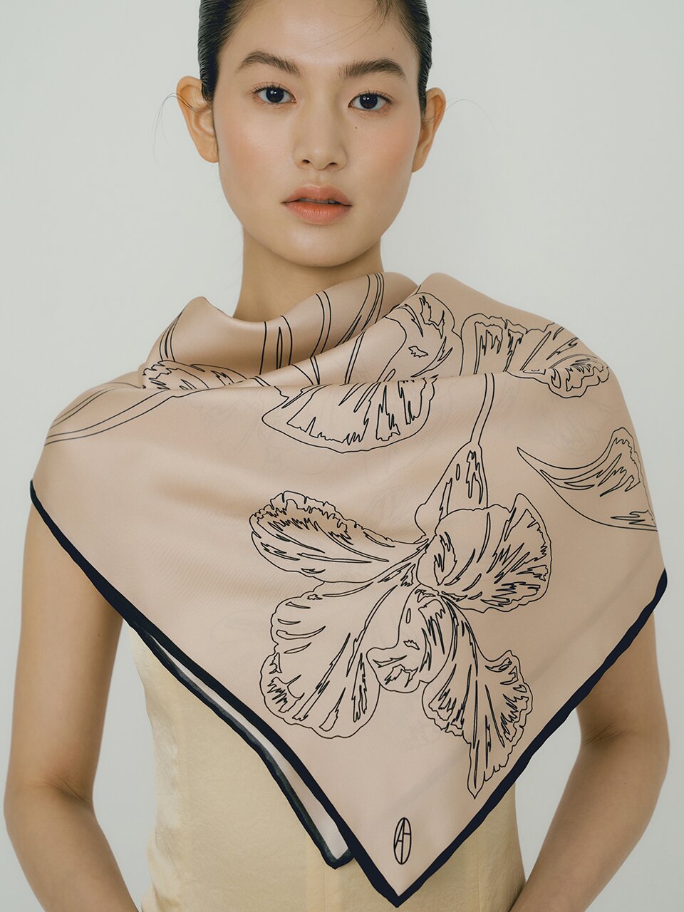 Fleur Square Silk Scarf 90 - Apricot