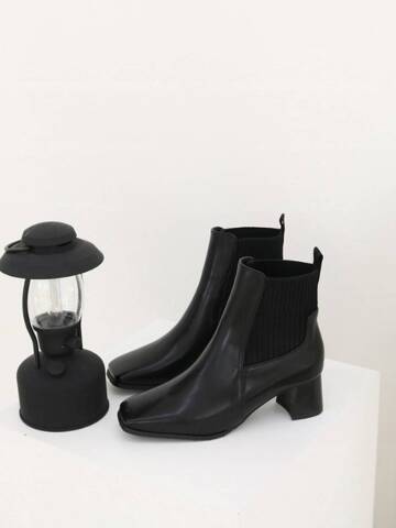 소가죽 스퀘어 첼시니트 앵클부츠 5cm M22W08L