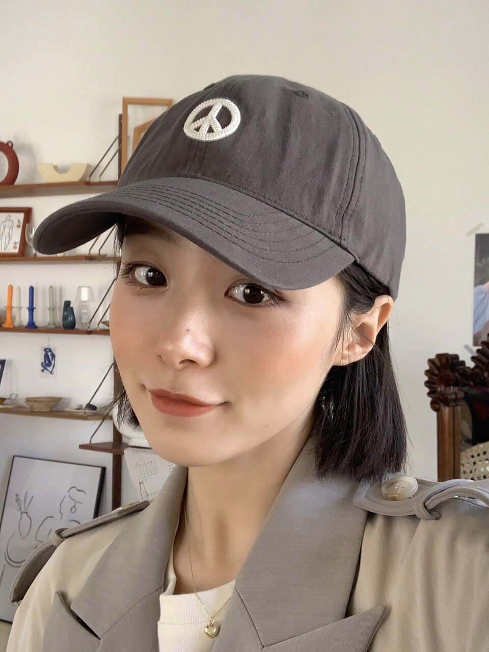 온더모먼트 피스마크 로고 코튼 볼캡 C3 그레이