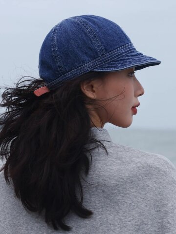 온더모먼트 레더 버클 데님 숏캡 C2 딥블루