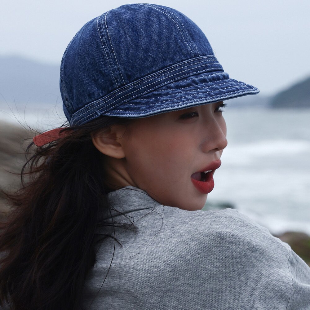 온더모먼트 레더 버클 데님 숏캡 C2 딥블루