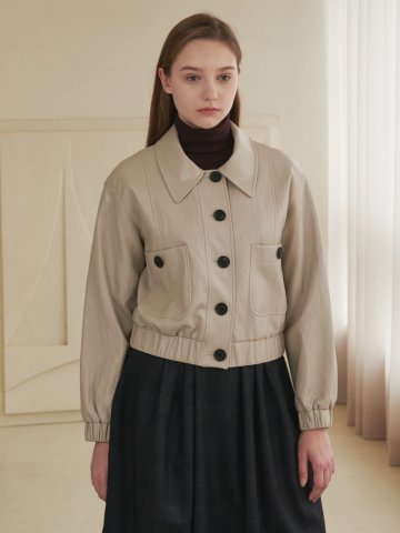 [코엣] 레더 숏 점퍼 라이트베이지