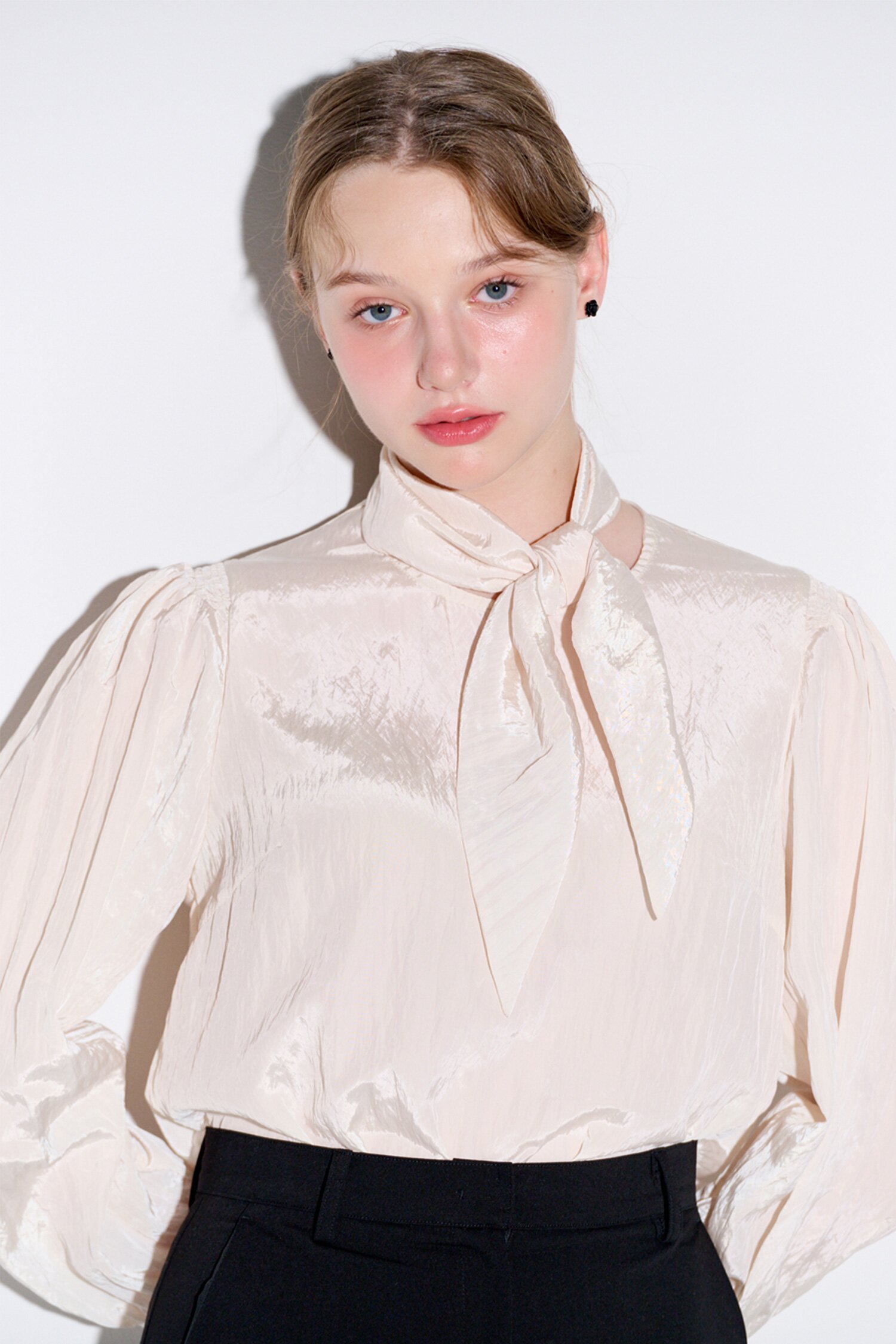 Shining scarf blouse_Ivory