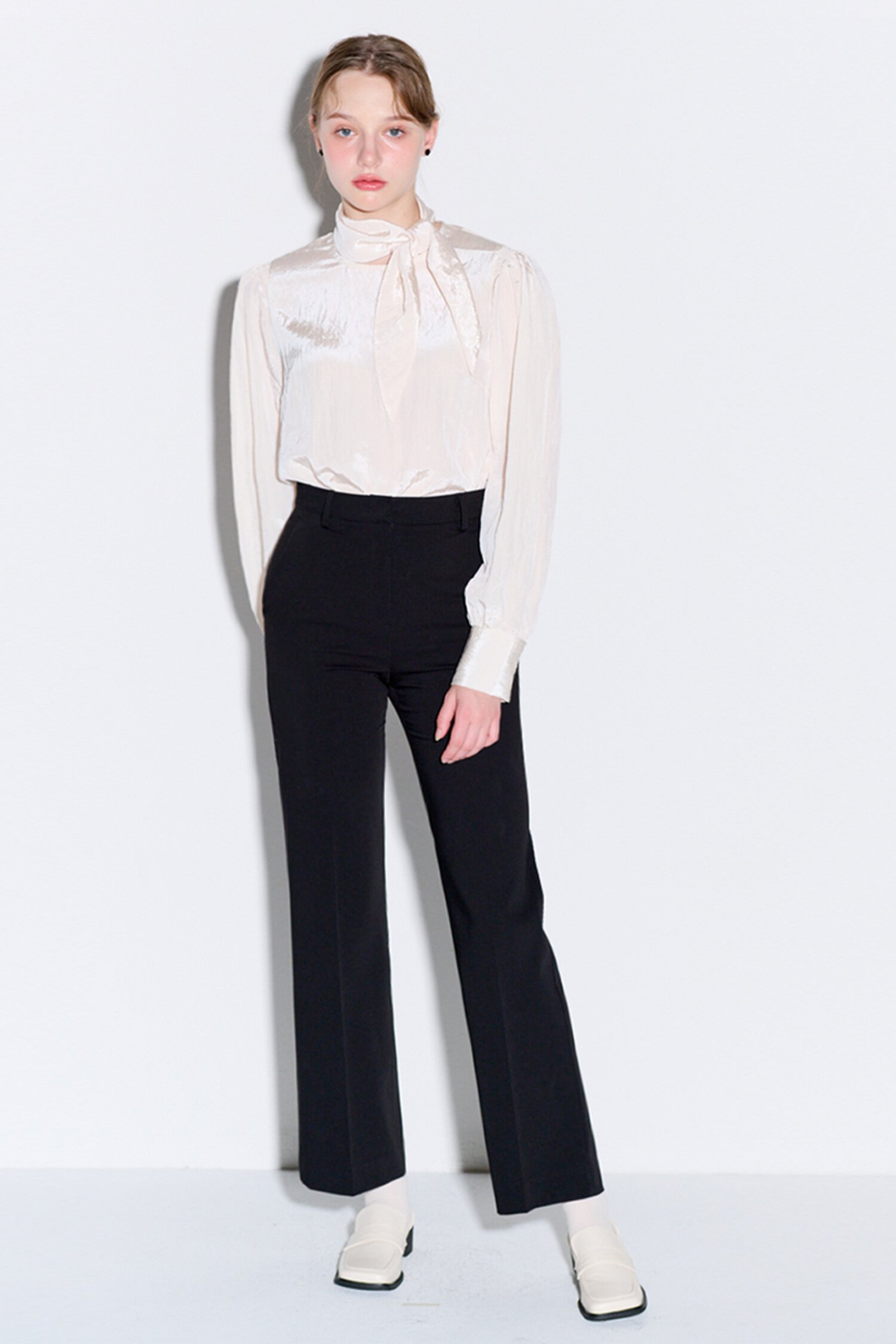 Shining scarf blouse_Ivory