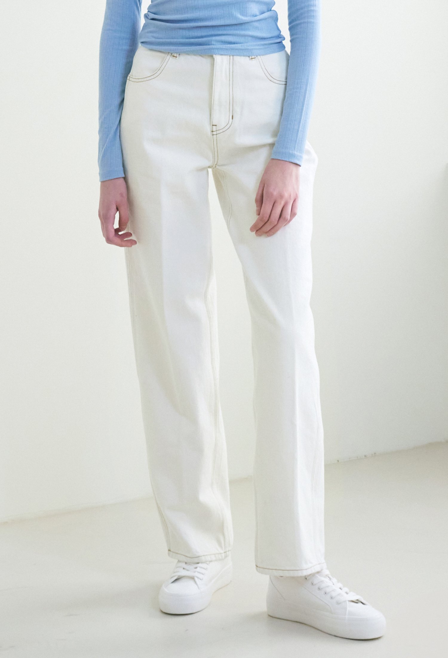 Straight Stitch Denim Pants  -  Cream