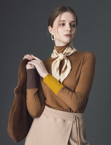 [페리 메라] 바나나 목폴라 (카멜)