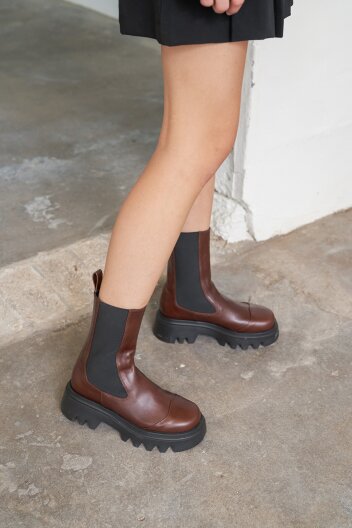 Lucas Chelsea Mid Boots Brown루카스첼시 미디부츠 브라운