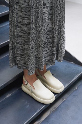 Lisa Clogs Leather Ivory리사클로그 아이보리