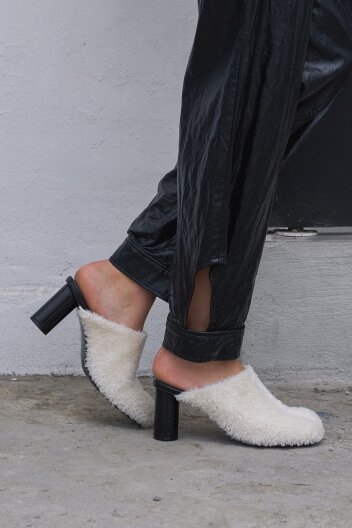 Luna Shearling Mules Ivory루나시어링뮬 아이보리