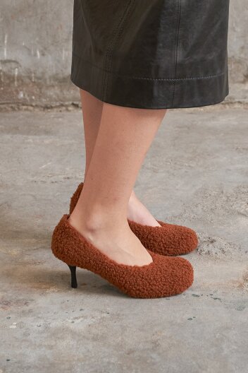 Luna Shearling Pumps Tan Brown루나시어링펌프스 탠브라운