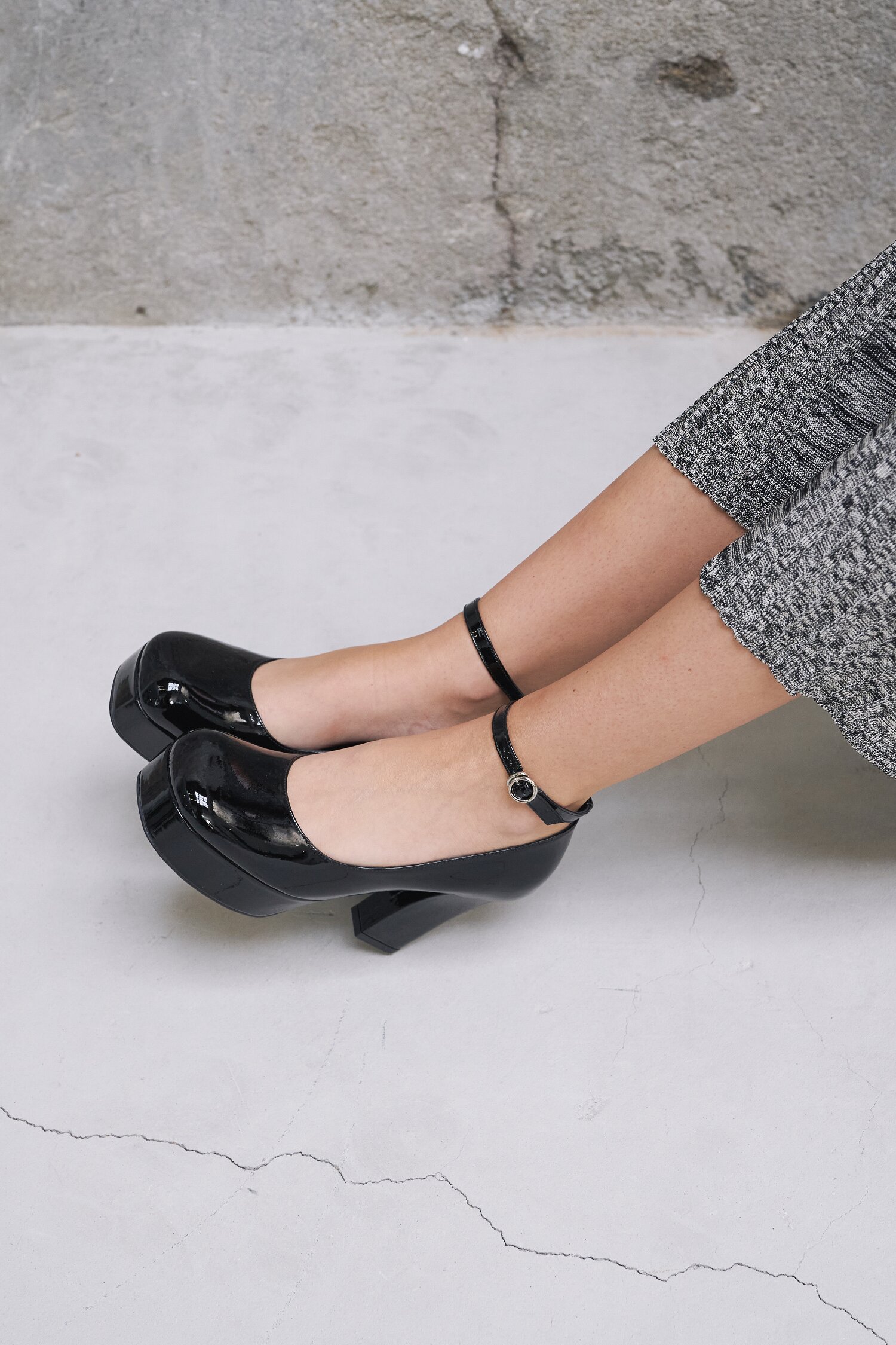 Luna Platform Pumps Black