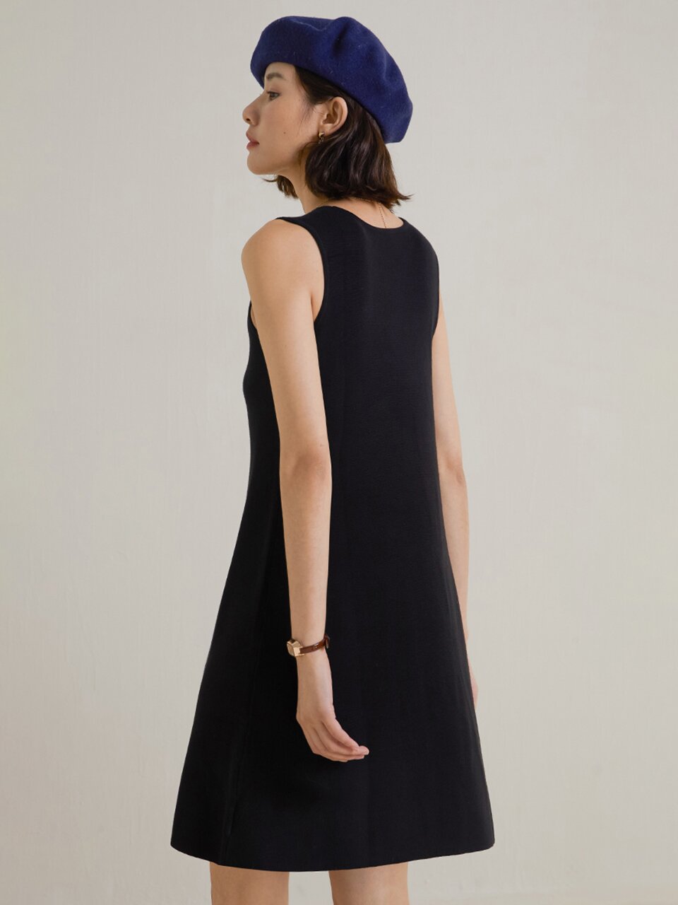 LS_Round-neck knit short dress