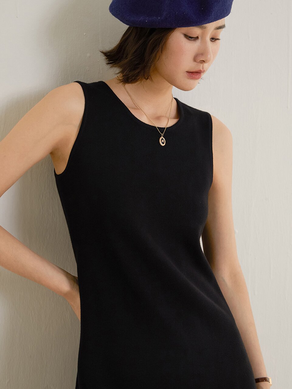 LS_Round-neck knit short dress