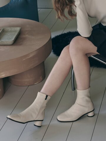 스티유 더뮤즈 삭스 앵클부츠 S23W113IV_ivory