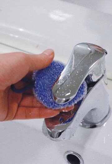 세제없이 청소하는 미니 세면대청소 수세미