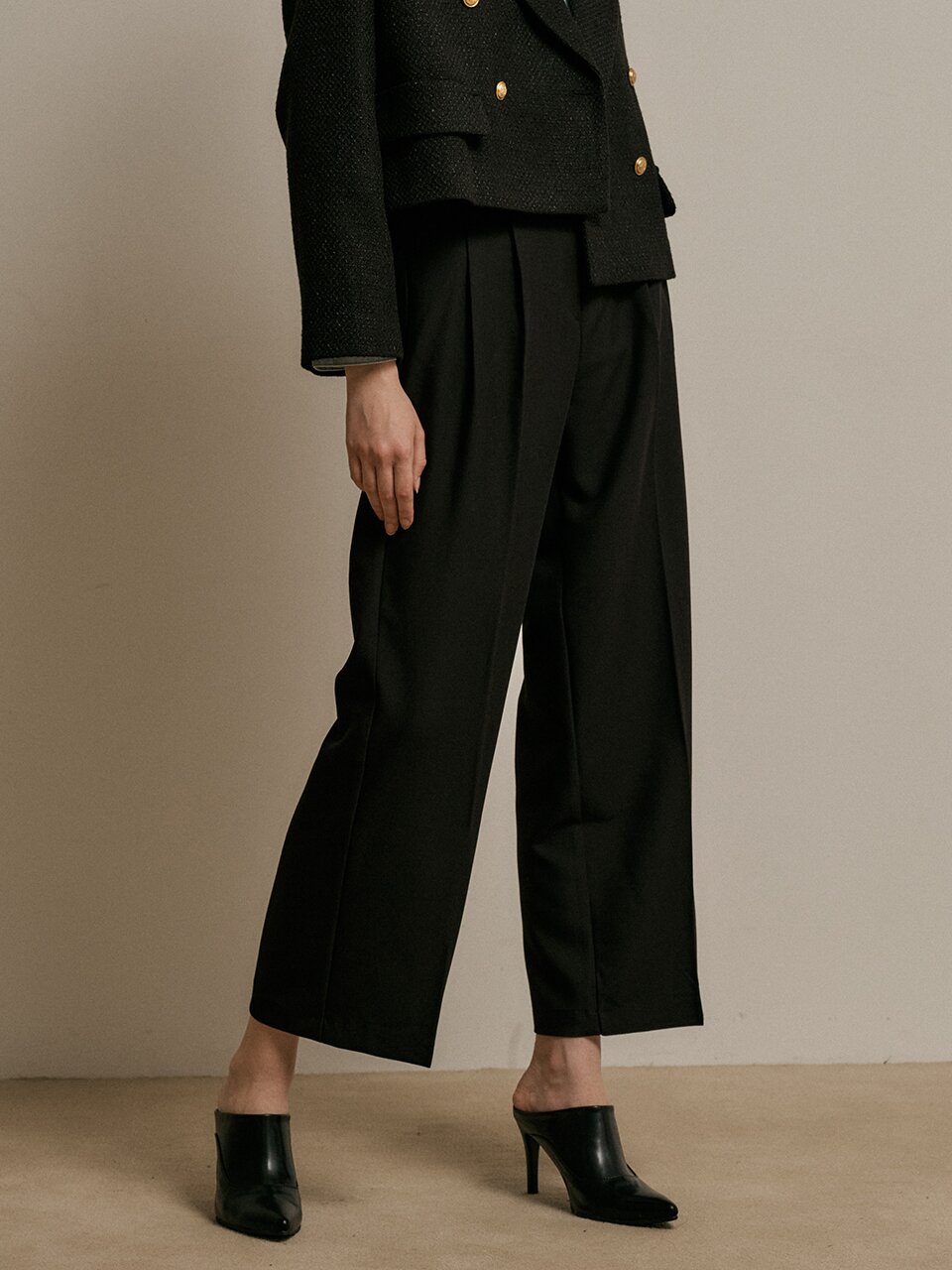WD_Minimal black wide pants