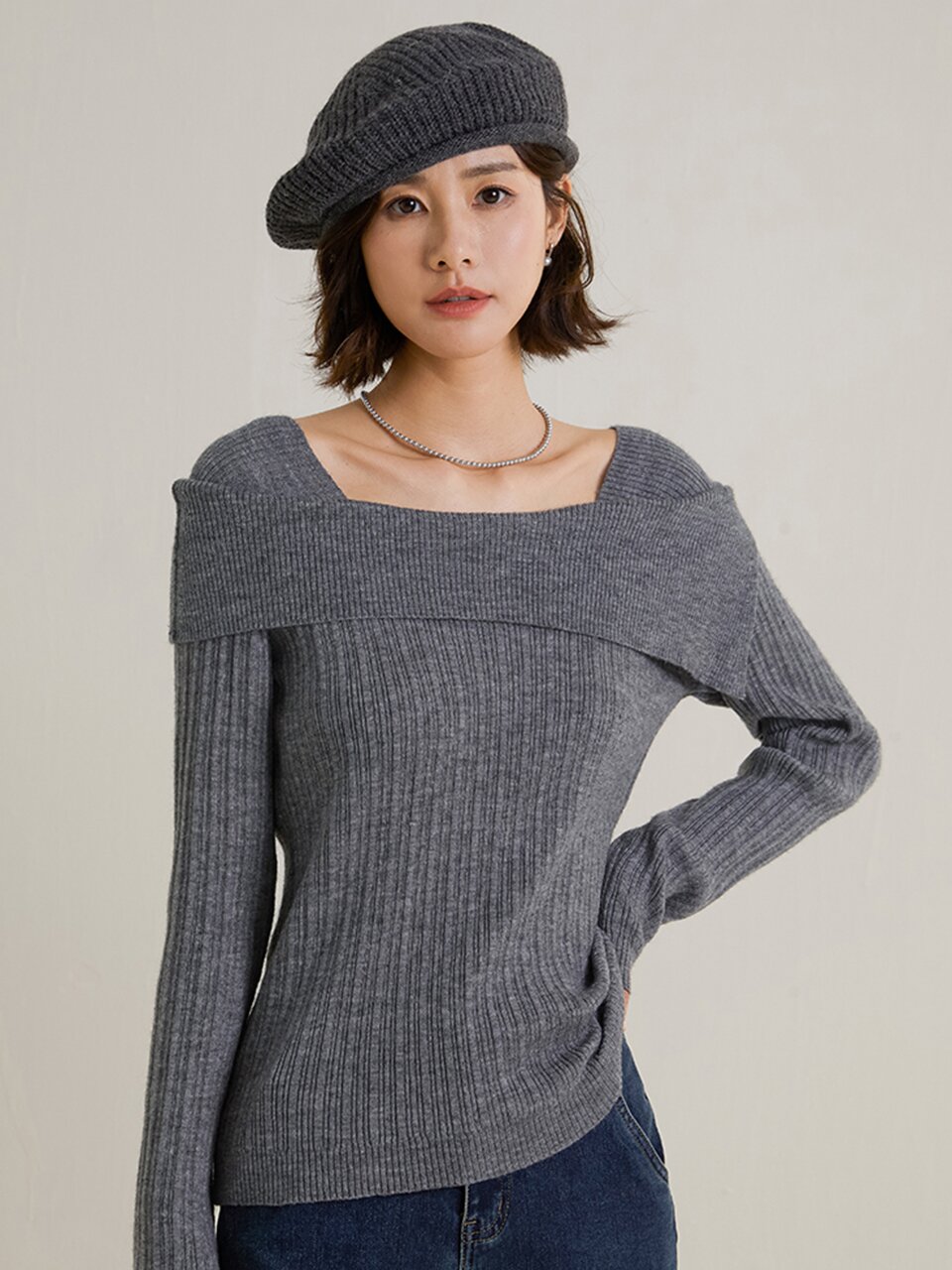 LS_Gray square neck knit top